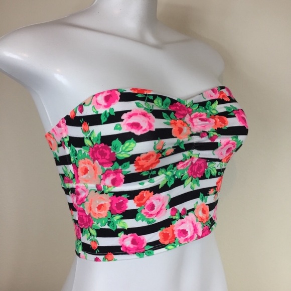 PINK Victoria's Secret Tops - 2/$35 Victoria’s Secret PINK floral crop top